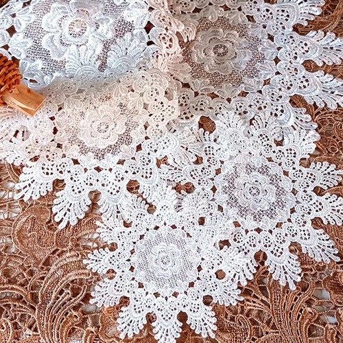 White flower table placemats - white,